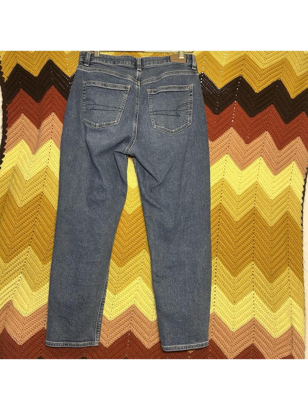 American Eagle Jeans Women Mom Jean Size 10 Short blue Straight Leg Denim